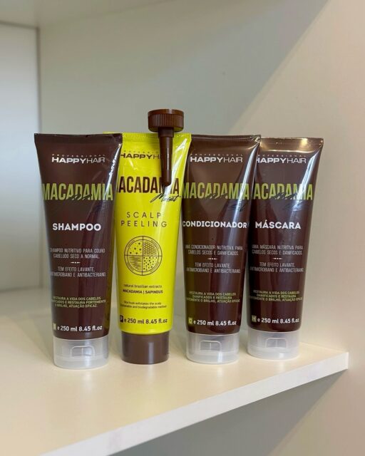 ЛИНЕЙКА от HAPPY HAIR - MACADAMIA🌰

– подходит для сухого типа кожи головы, а также супер пористых, поврежденных и сухих волос

1. ПИЛИНГ ДЛЯ КОЖИ ГОЛОВЫ 

- отшелушивает
- не пересушивает кожу головы
- обладает противовоспалительным действием
- подходит для чувствительной кожи головы 

2. ШАМПУНЬ 

- увлажняет и питает кожу головы 
- не утяжеляет

3. Маска и кондиционер

- имеют очень хорошие питательные свойства
- подходят для самых пористых и тусклых волос
- имеют очень хорошую пленочную текстуру, тем самым разглаживая волосы
- продлевают носку кератина и ботокса

Приобрести линейку можно: 

- на нашем островке в Тринити по адресу Янки Купалы, 87📍
- в центре города, по адресу Октябрьская, 4📍

Или заказать онлайн 💌